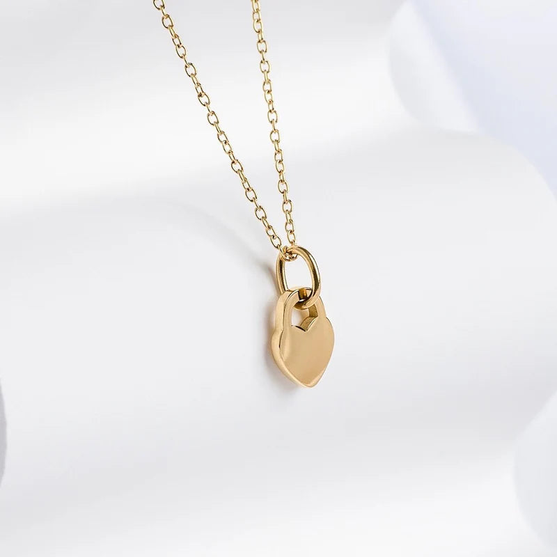 WCO Engraveable Heart Necklace
