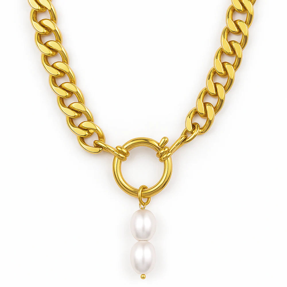 EV Cassidy Chunky Pearl Necklace
