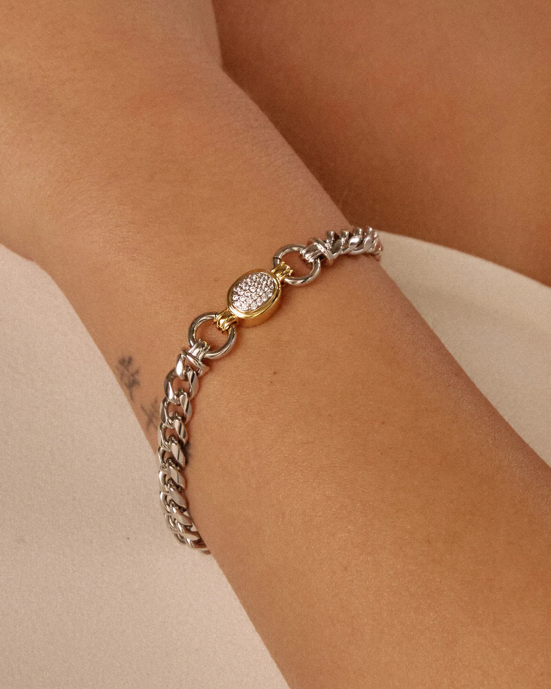 LAJ Pave Oval Link Bracelet