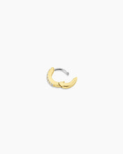 Load image into Gallery viewer, GOR Shimmer Single Huggie
