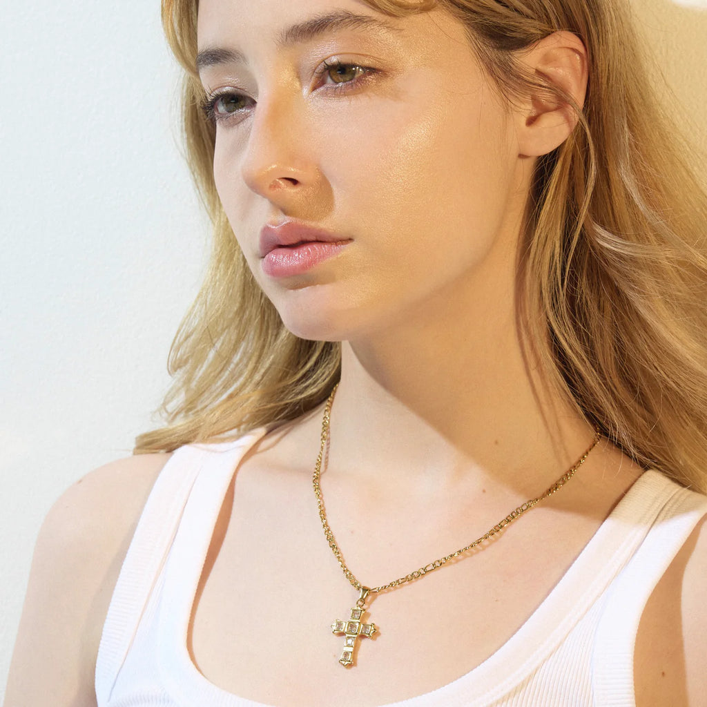 EV Maren Figaro Chain Cross Necklace