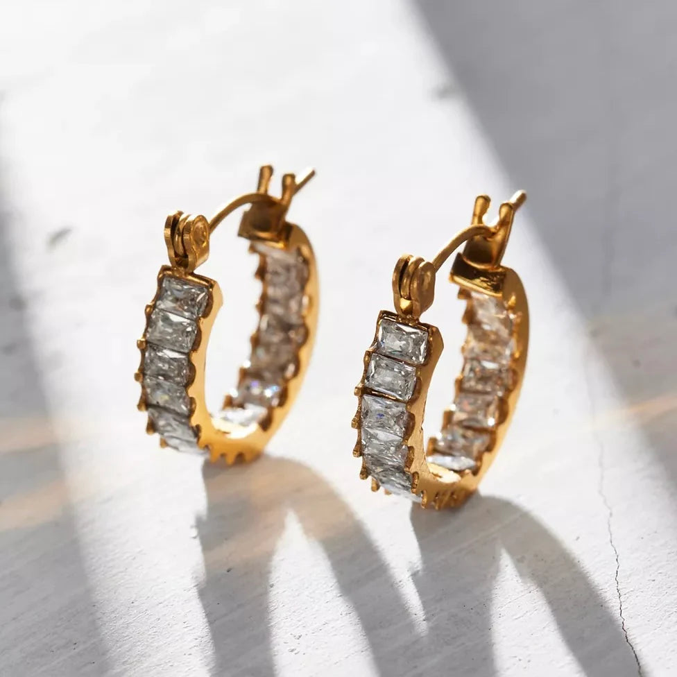 EV Lyndsay Huggie Hoop Earrings