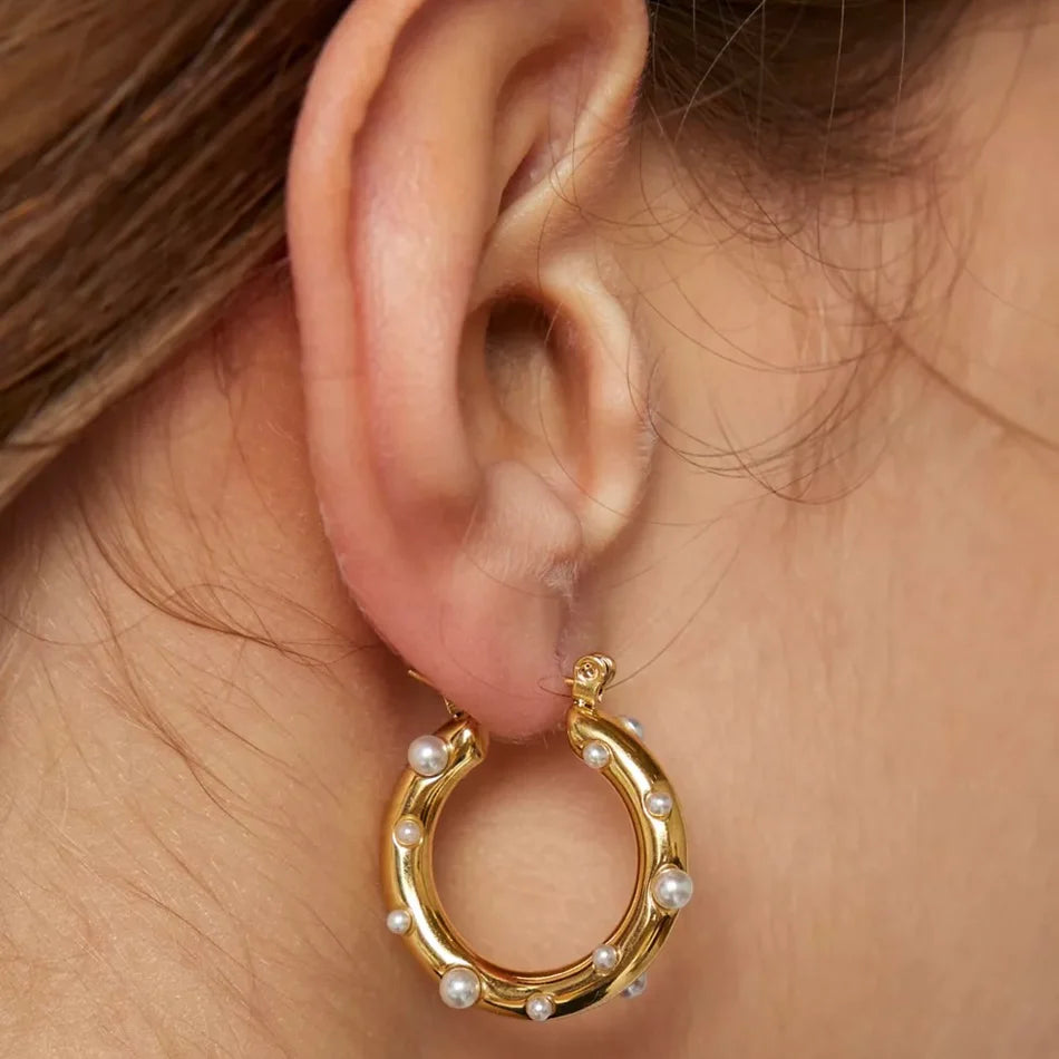 EV Nicoletta Pearl Hoop Earring