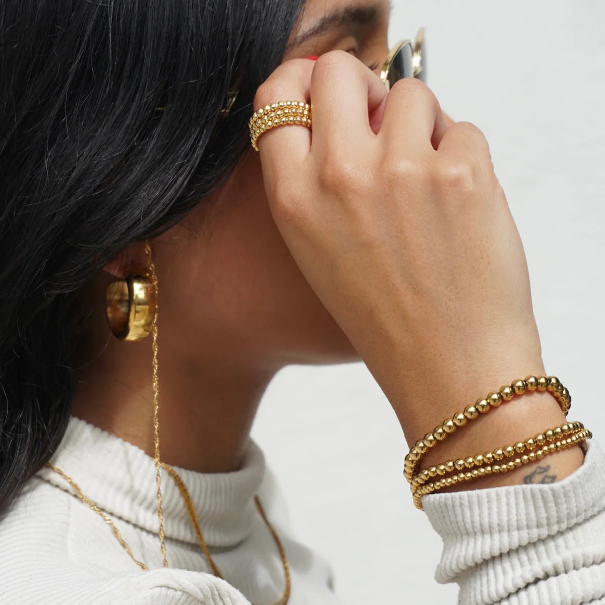 EV Cosa Medium Hoop Earrings