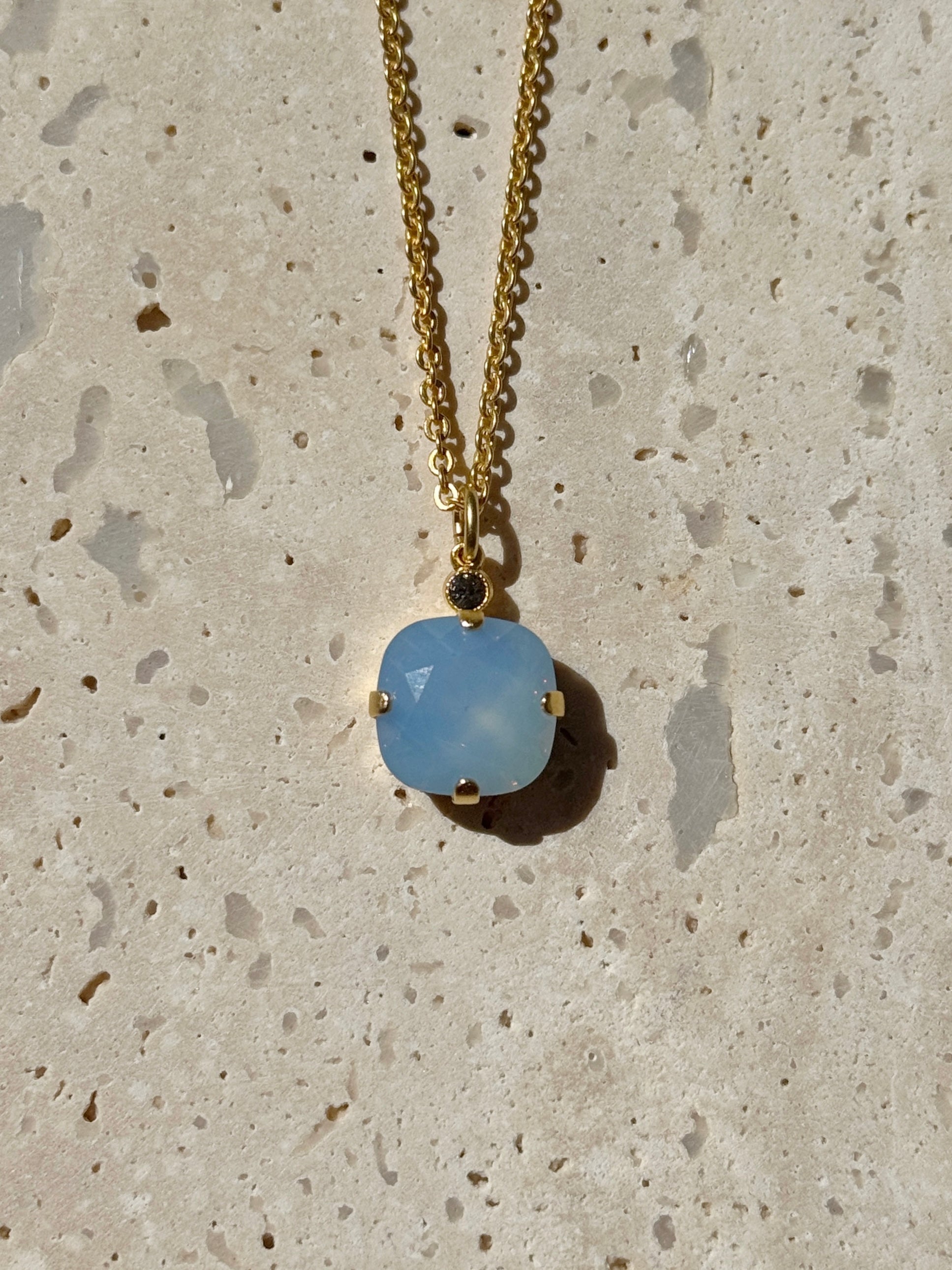 LVP 6556 Crystal Necklace