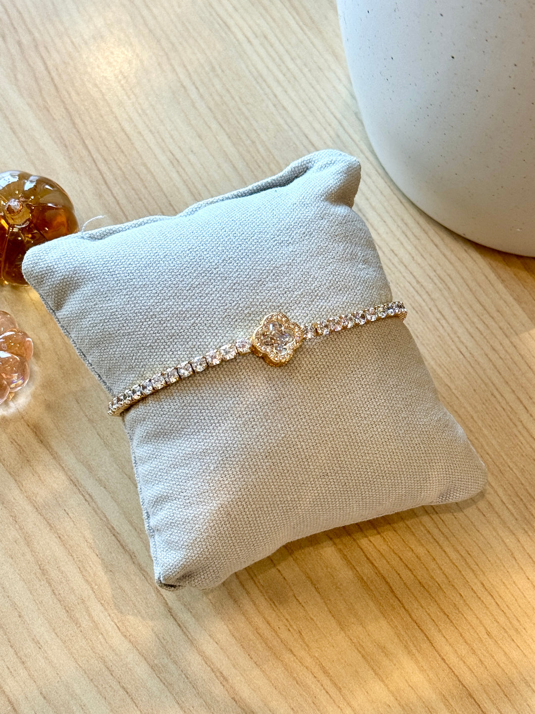 Centered Clover Lariat Bracelet