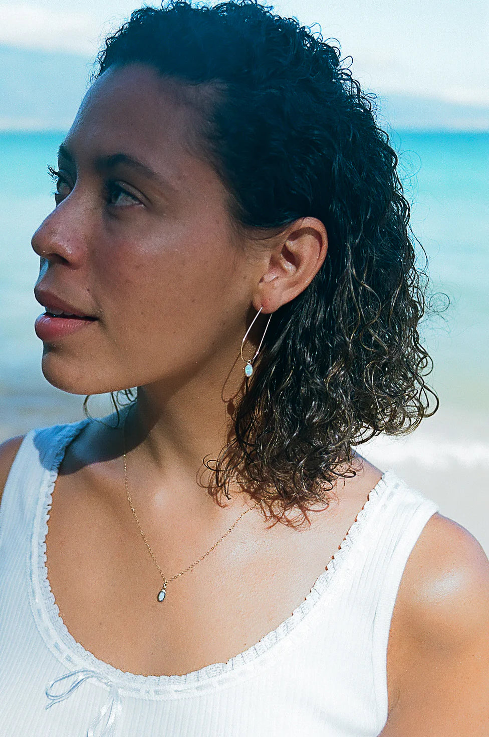 TOA Dainty Oval Opal Necklace