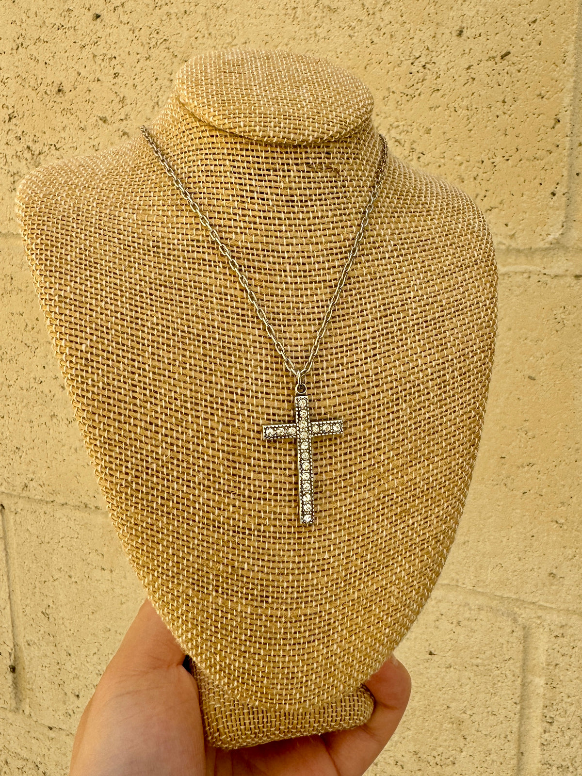 LVP 0985 Cross Necklace