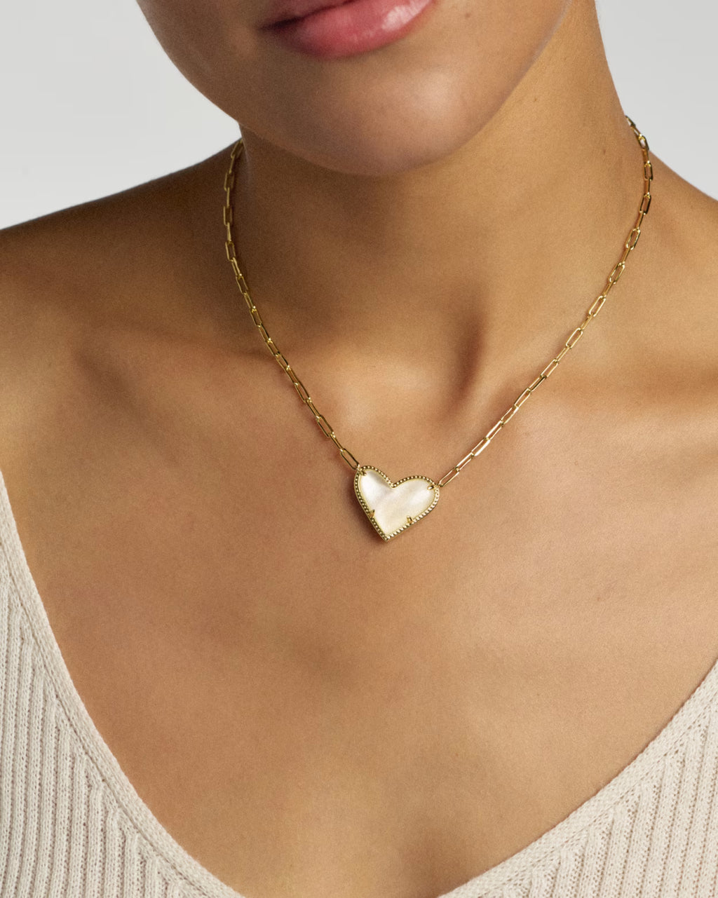 KS Ari Heart Statement Short Pendant Necklace