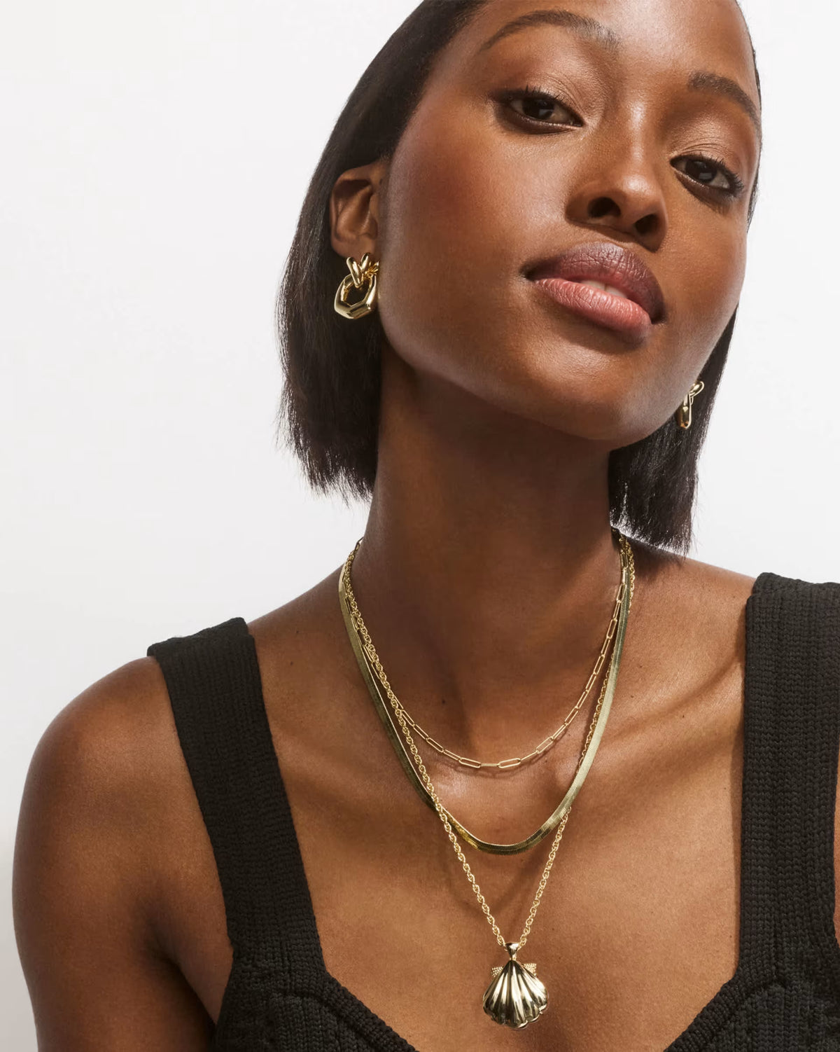 KS Lucia Shell Short Pendant Necklace