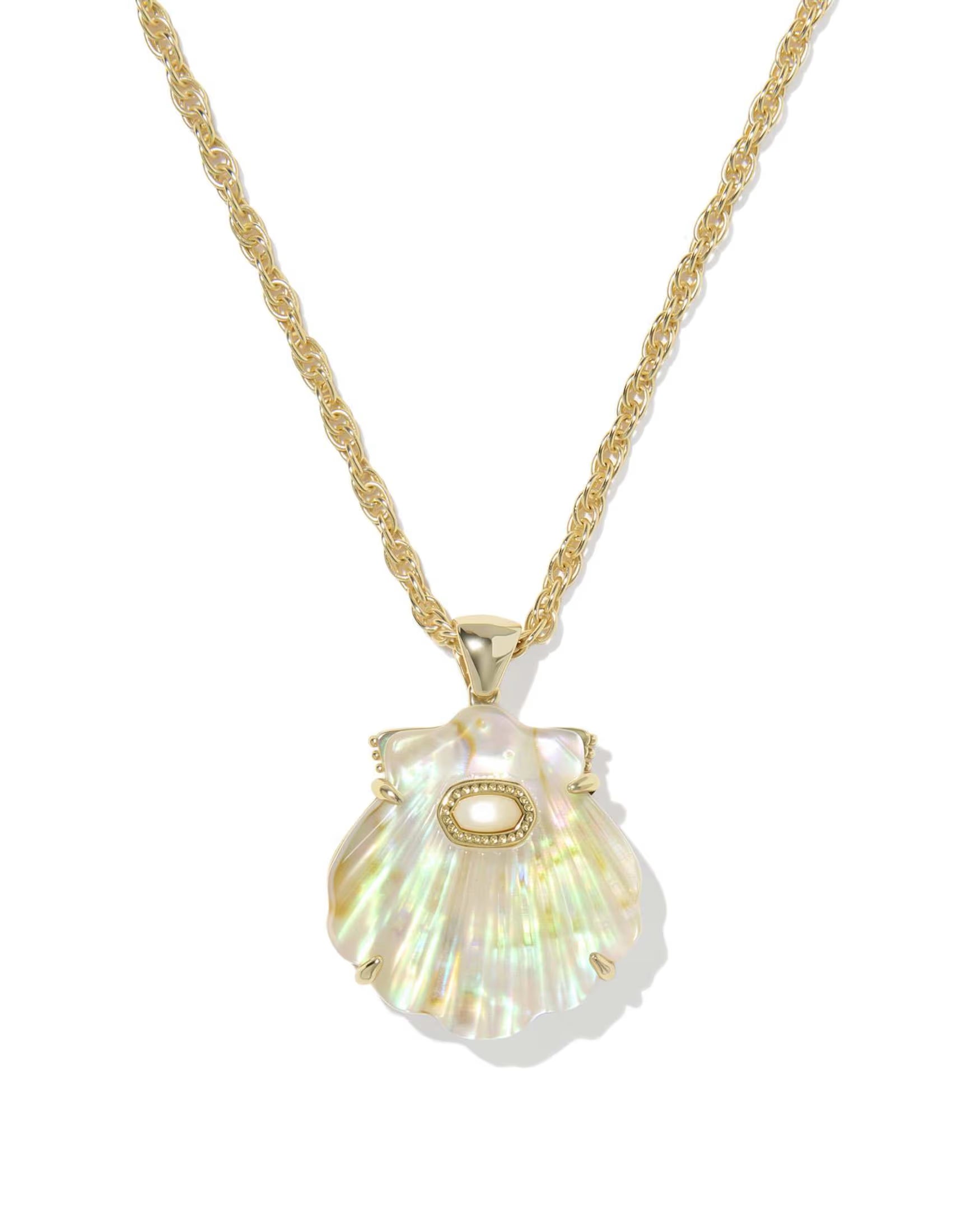 KS Lucia Shell Short Pendant Necklace