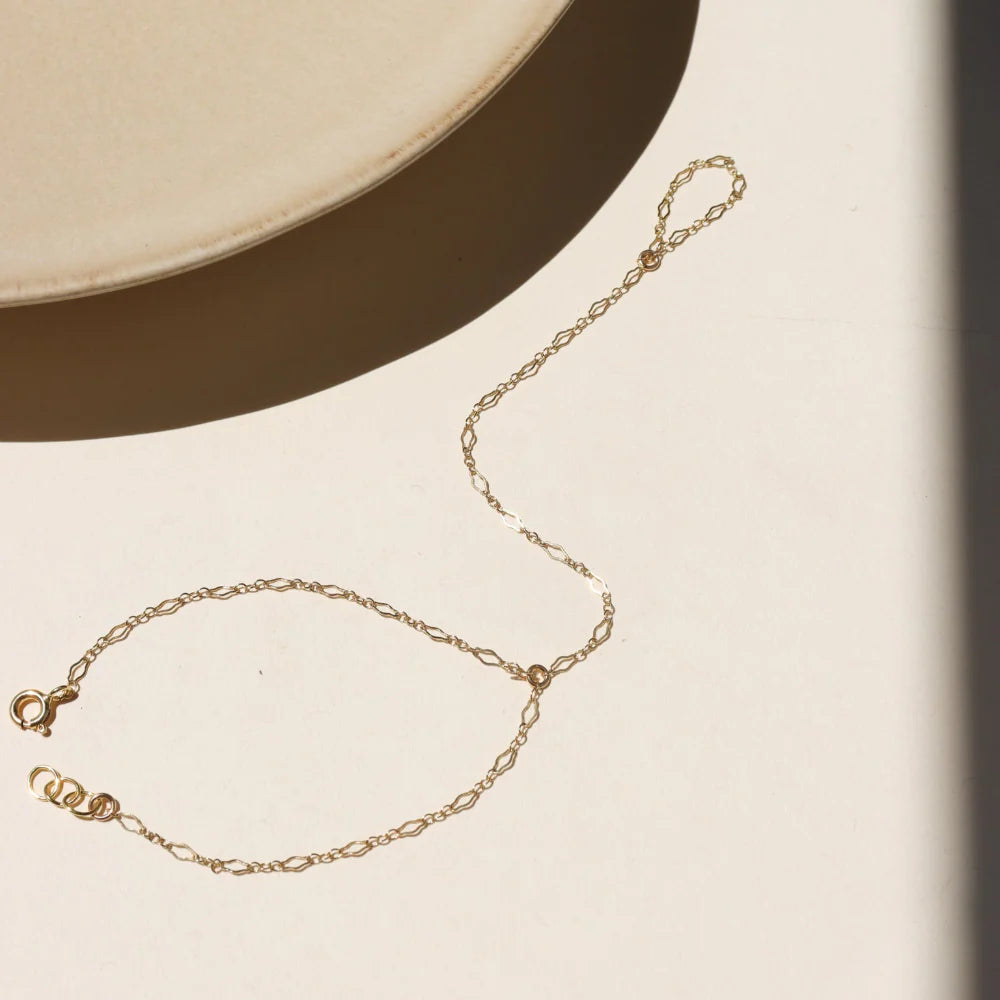 TKN Lucia Hand Chain