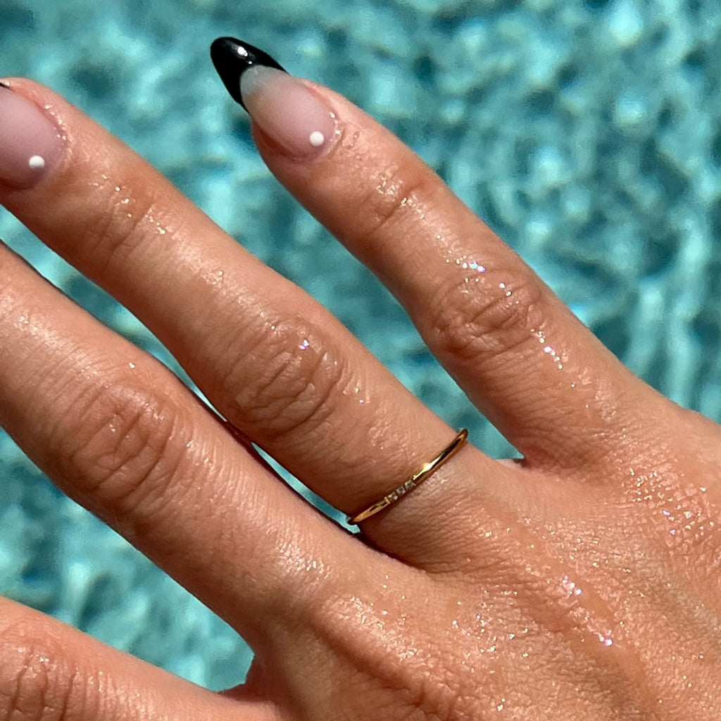 EV Thea Dainty Ring