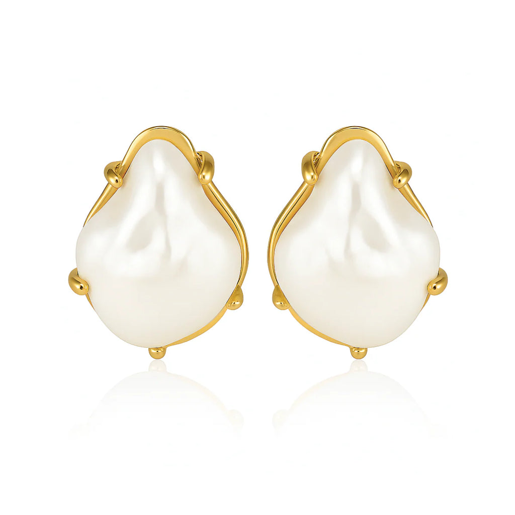 EV Willa Oversized Baroque Pearl Earrings
