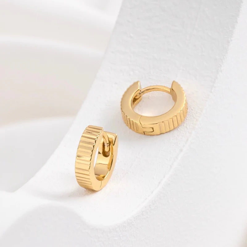 WCO Ribbed Bar Baby Huggie Earrings