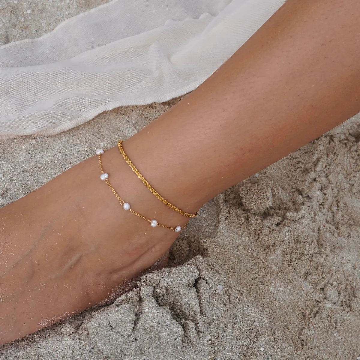EV Rosette Pearl Chain Anklet