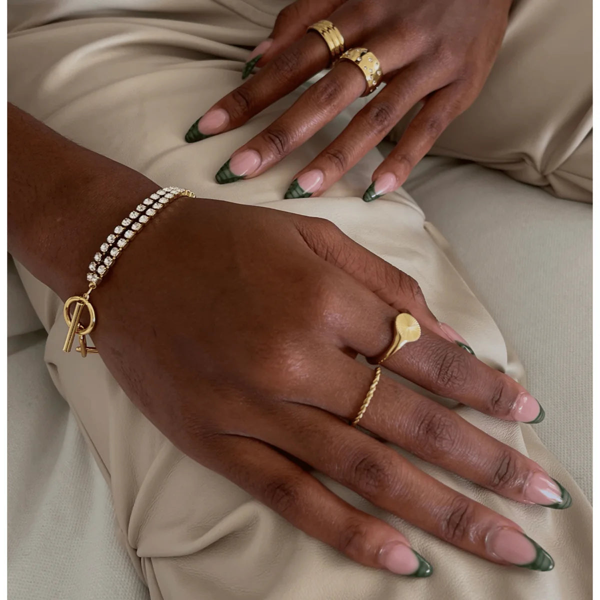 EV Anais Twist Ring
