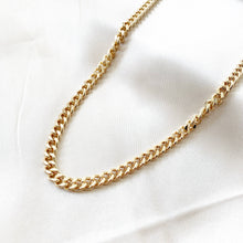 Load image into Gallery viewer, Wallis Curb Chain Necklace
