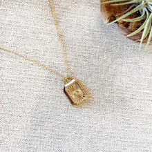 Load image into Gallery viewer, Sable Pendant Necklace
