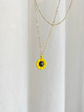 Load image into Gallery viewer, Dainty Sunflower Pendant Necklace
