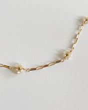 Load image into Gallery viewer, Dainty Flower Strand Necklace

