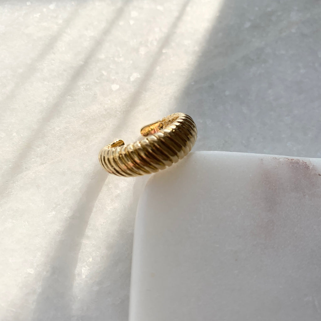 Ribbed Statement Ring