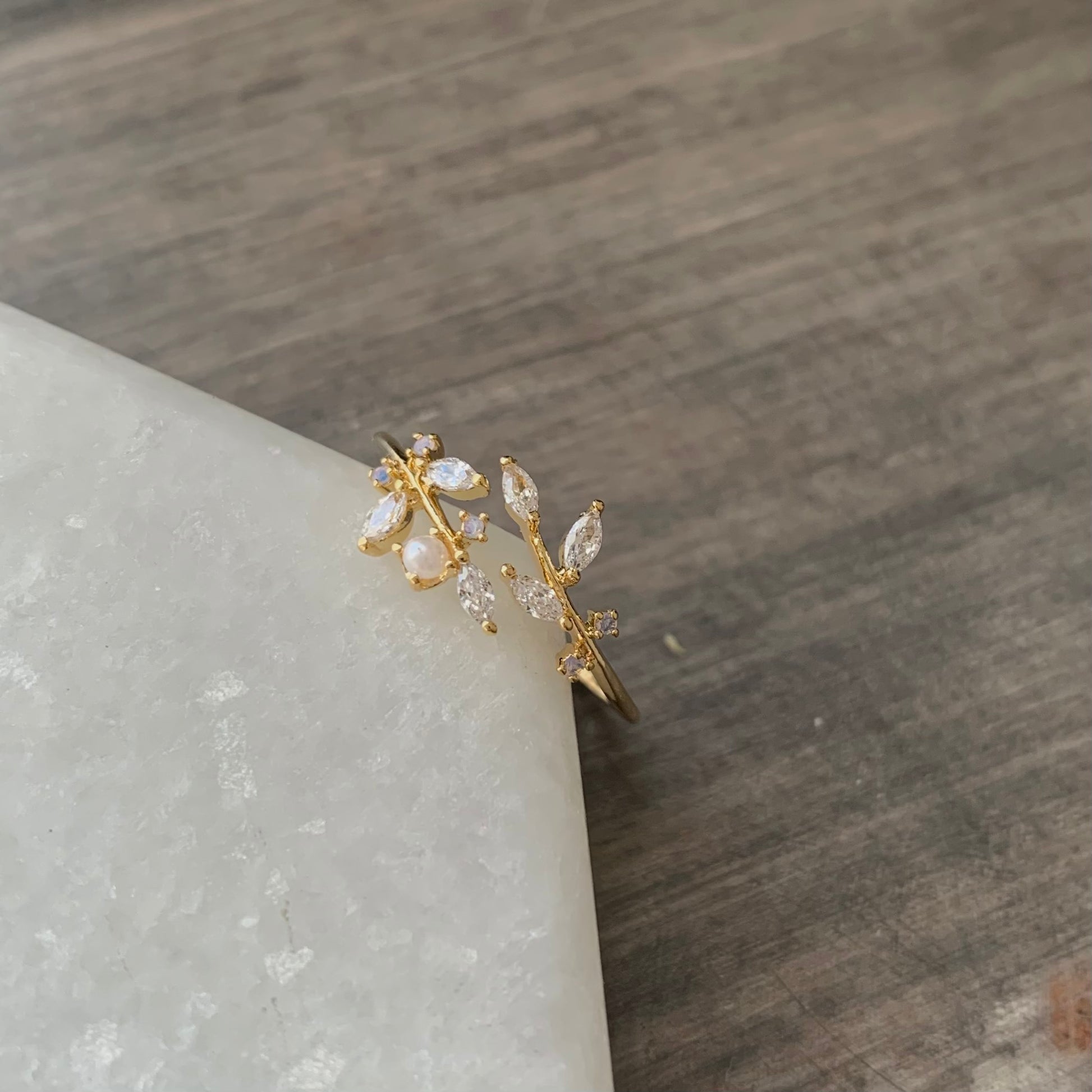 Leaf Cluster Ring