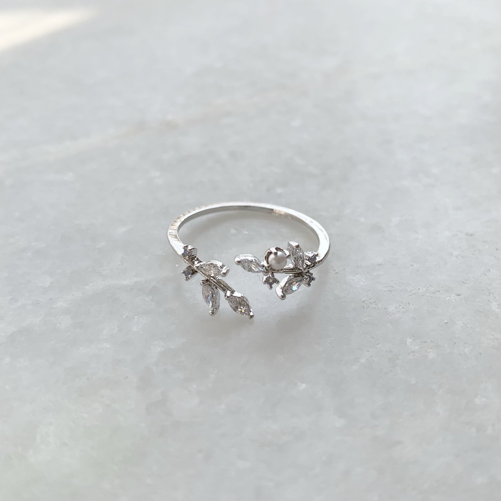 Leaf Cluster Ring