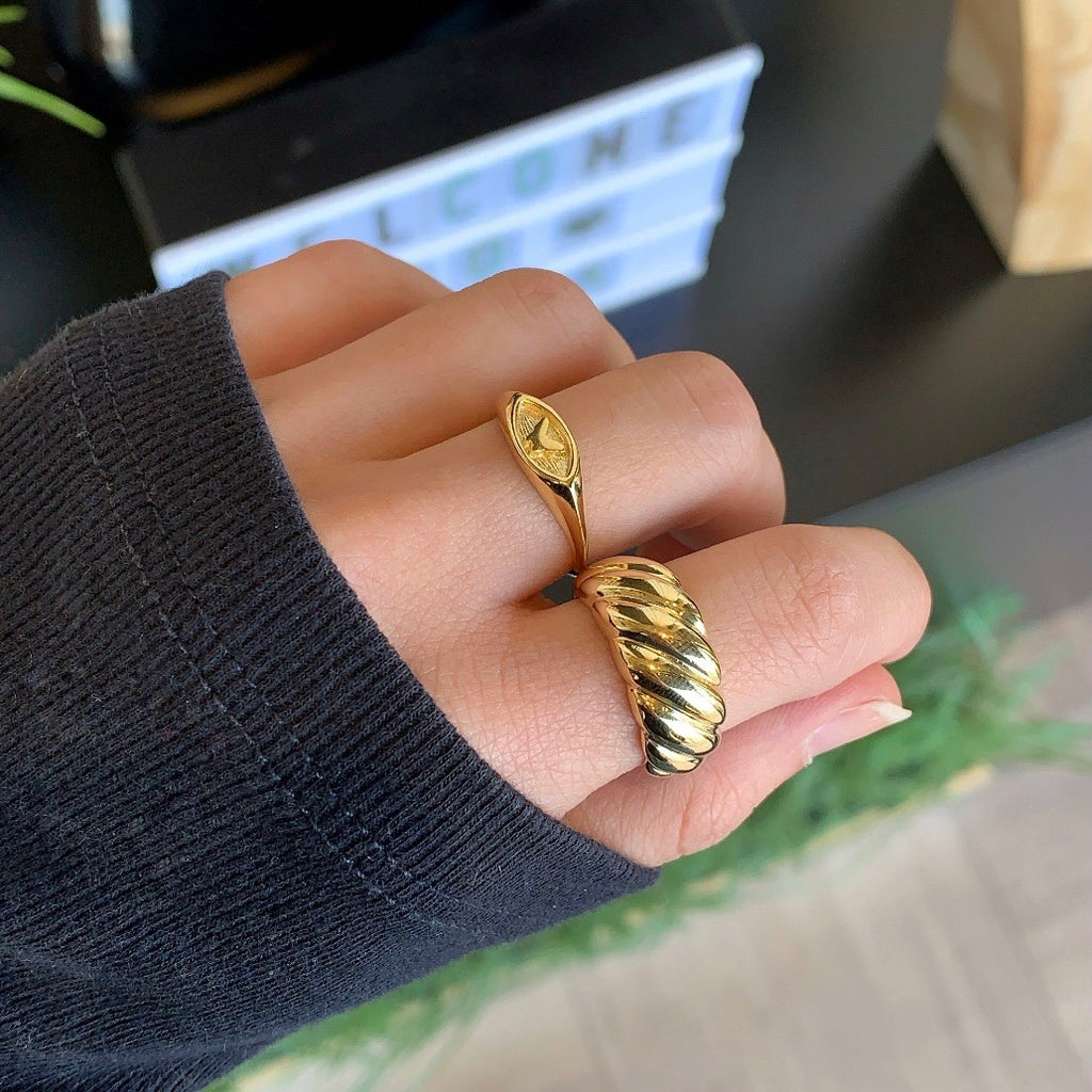Ribbed Statement Ring